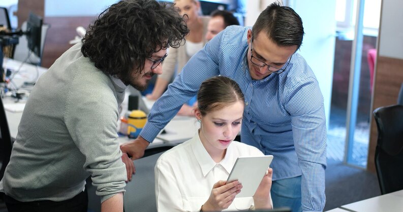 Future Finds coordinator helping students with placements.