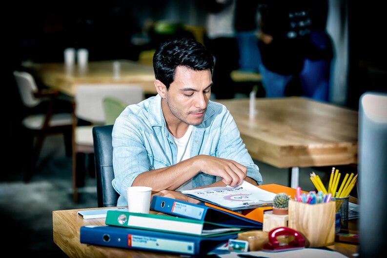 Student learning a new skill quickly during placement.