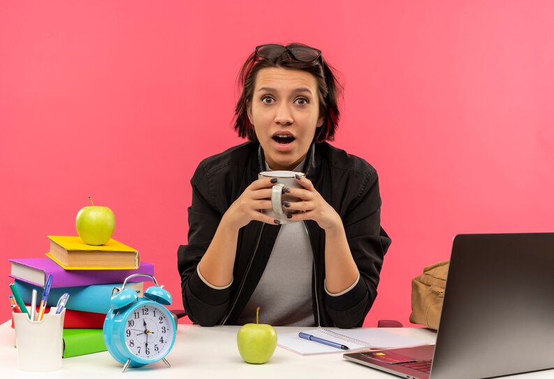 Student using Pomodoro timer to focus during study