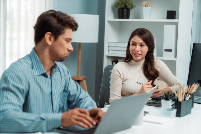 Placement advisor supporting a student